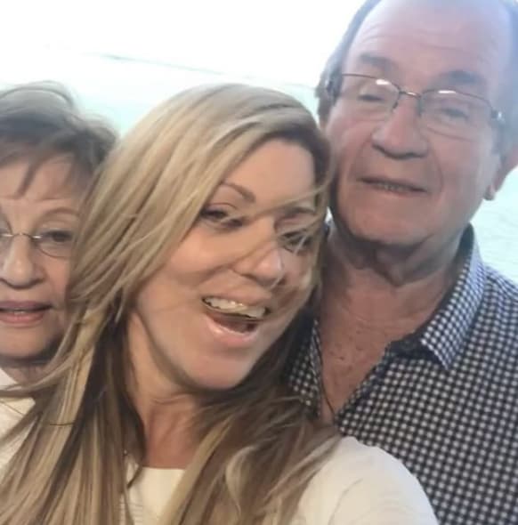 El 5 de marzo, los padres de María viajaron de Puerto Rico para darle su apoyo.