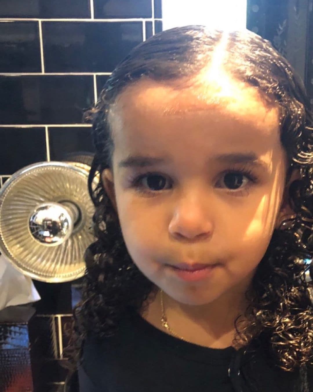 Agregó que su cliente acudió a un profesional para que atendiera a su hija: "Chyna inmediatamente buscó y obtuvo el
<b>tratamiento médico </b>adecuado para la quemadura de Dream".
<br>