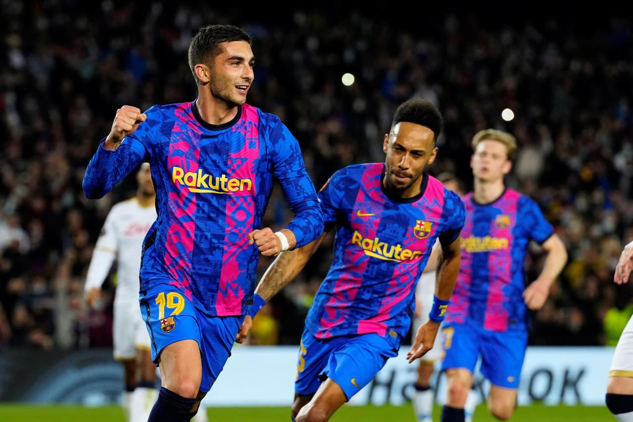Barcelona empata ante el Napoli durante la ronda de Playoffs en la UEFA Europa League. Piotr Zielinski abrió el marcador al minuto 29’ del partido, pero Ferrán Torres se encargo de igualar el marcador con un penalti a favor al 59’.