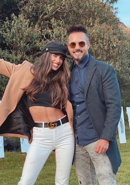 Desde ese momento ambos publican con regularidad fotografías de sus momentos más especiales juntos.