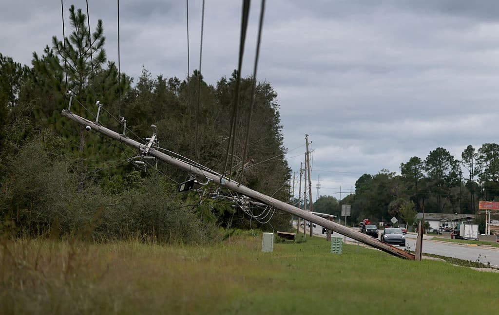 Más de 120,000 clientes siguen sin luz en el Panhandle tras Isaías; Escambia concentra el mayor daño