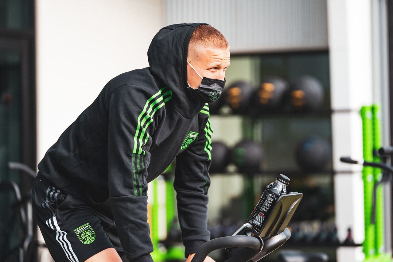 Las instalaciones del centro de alto rendimiento ya pueden ser usadas por los jugadores del plantel. Aquí, el volante central Alex Ring.