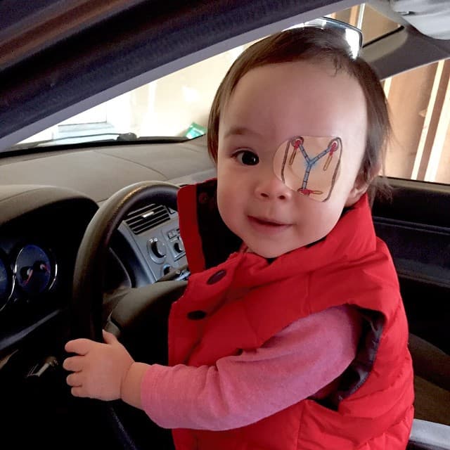 Todo comenzó como algo pequeño, pero de repente su padre ya no sólo adornaba los parches, ahora el asunto se había convertido en algo más grande.