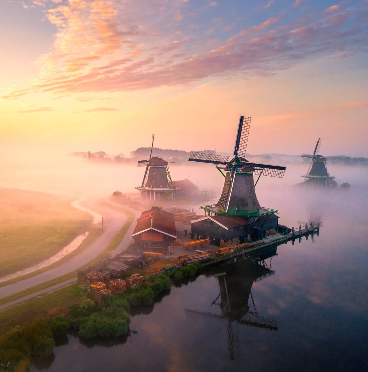 'Antiguos molinos de viento tradicionales'. “El mundo que quiero se está moviendo hacia fuentes de energía seguras, limpias y renovables como una señal de respeto por el entorno natural que nos rodea. Un cambio viable en energía sostenible nos ayudará a minimizar nuestro impacto en la vida silvestre, la tierra y el agua”, asegura el autor griego de esta imagen tomada en Holanda.