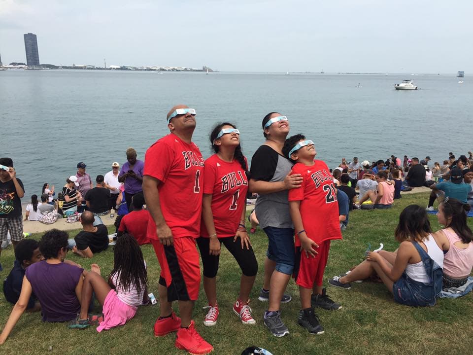 En Carbondale, Illinois el eclipse solar duró 2 minutos y 38 segundos. En Chicago duró un poco menos, pero se disfrutó al máximo.