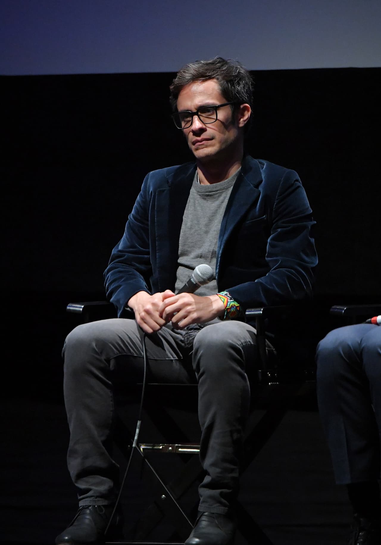 "Así brincaba y gritaba y reía mi padre. Por ahí terminaba lastimándose la rodilla (siempre contaba la anécdota de cuando cayó del escenario) haciendo saltos mortales, divirtiendo a todos los niños que nos vio crecer".
<br>