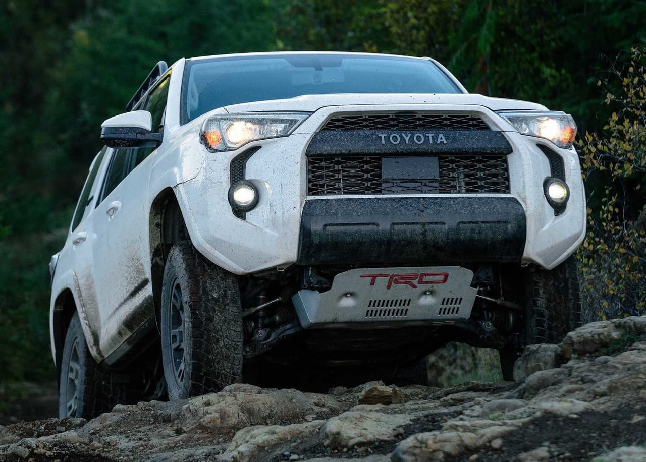 <h3 class="cms-H3-H3"><b>25. Toyota 4Runner</b></h3>
<br>
<br>129,052 unidades vendidas durante 2020.
<br>
<br>Comparado al 2019, las ventas de la Toyota 4Runner tan solo cayeron un 2%.
