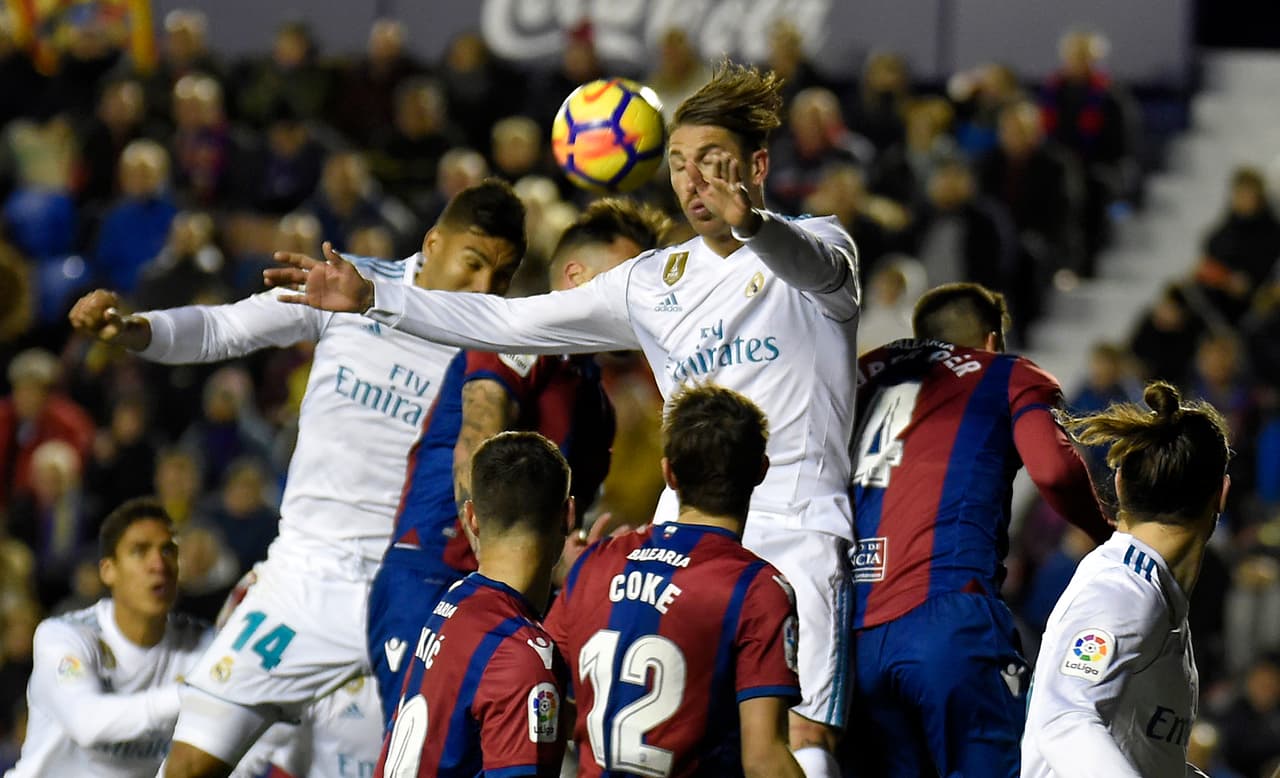 Sergio Ramos adelantó al Real Madrid con un remate de cabeza (11).