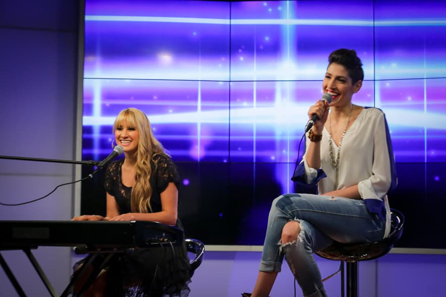 El grupo Ha*Ash estuvo en el Uforia Lounge de Los Ángeles deleitando a los radioescuchas de K-Love 107.5FM