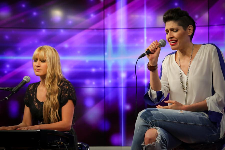 El grupo Ha*Ash estuvo en el Uforia Lounge de Los Ángeles deleitando a los radioescuchas de K-Love 107.5FM