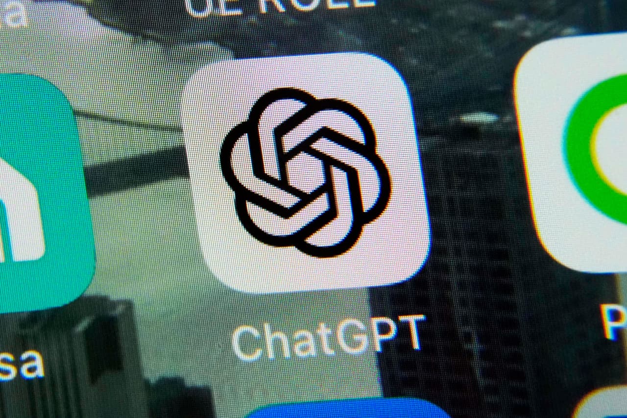 OpenAI lanza "ChatGPT para adolescentes" con filtros de seguridad y controles parentales