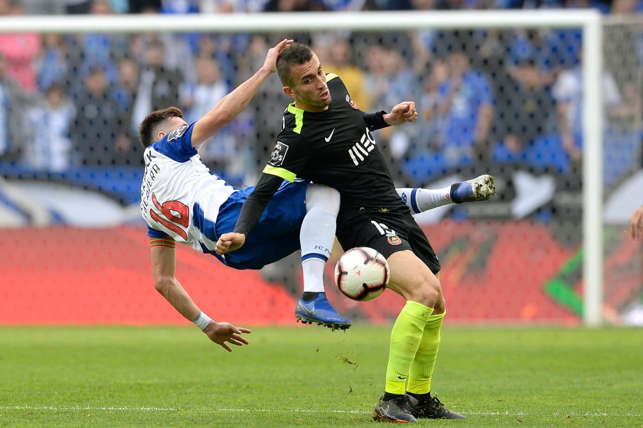 Con el Porto fueron titulares Héctor Herrera y Jesús Corona, siendo el Tecatito el único que abandonó el campo de juego al minuto 72 por el español Óliver Torres.