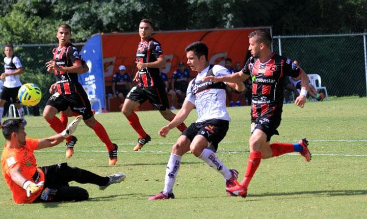 Monterrey golea al Alajuelense en juego de preparación
