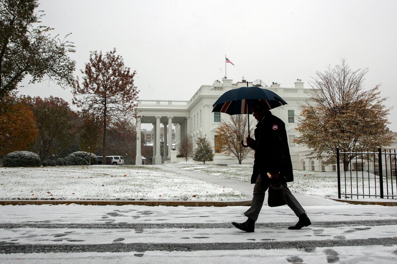La nevada sobre la Casa Blanca. Los pronósticos indican que caerá nieve moderada a intensa, incluso aguanieve en Washington DC.