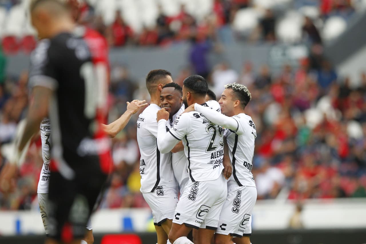 Xolos le remontó al Atlas para derrotarlo 1-2 en el Estadio Jalisco con goles de Lucas Rodríguez y Renato Ibarra en la Jornada 5.