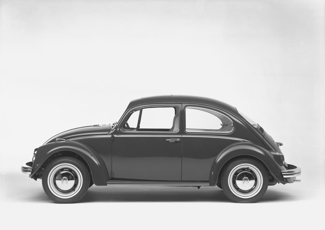 Esta imagen de un Beetle modelo 1968 muestra lo duradero de su diseño a pesar de que el mismo responde sin desviación a las tendencias de diseño de los años 30.