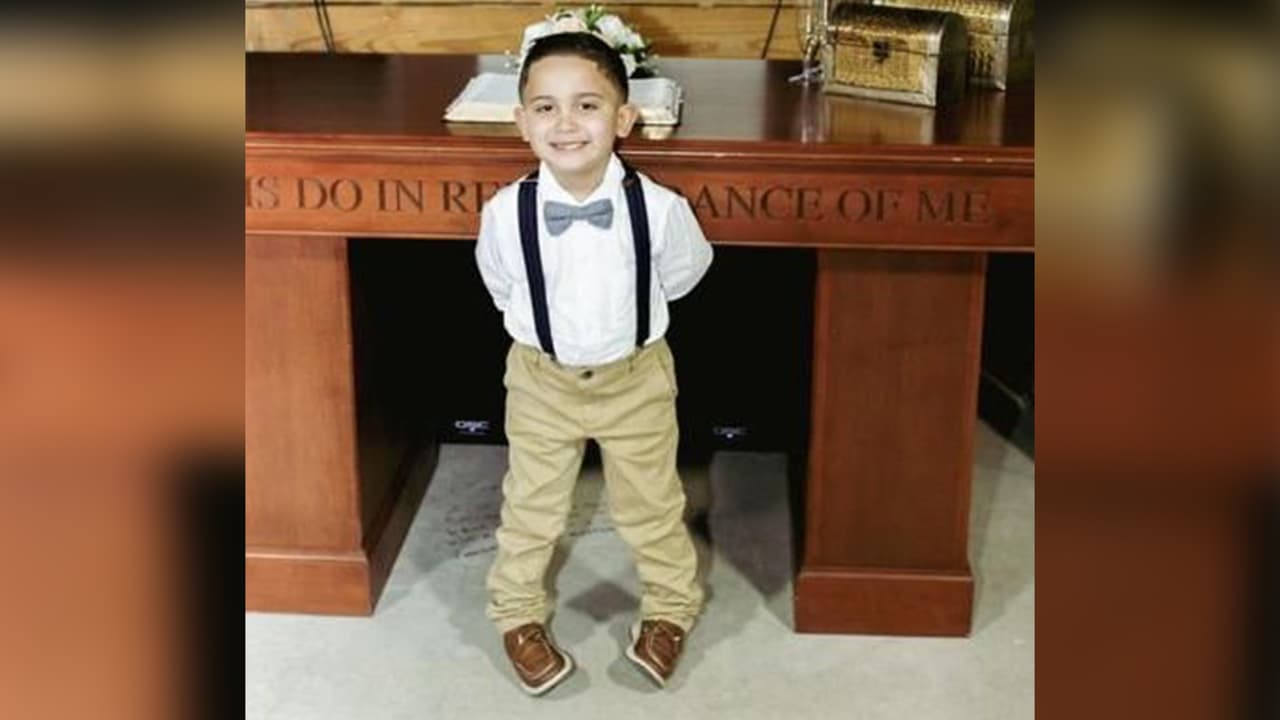 El doctor
<a href="https://www.univision.com/local/houston-kxln/el-covid-esta-aqui-y-no-se-ha-ido-a-ningun-lado-doctor-varon-sobre-el-aumento-de-casos-en-houston-video" target="_blank">Joseph Varón</a> dijo que esta enfermedad puede dar así la persona tenga o no vacuna contra el covid-19. En el caso de Ian, no estaba vacunado.