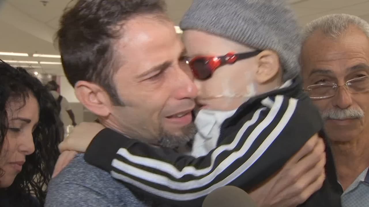 Jhan Lucas
<a href="https://www.univision.com/local/miami-wltv/nino-cubano-de-6-anos-llega-a-miami-con-visa-humanitaria-para-operarse-un-tumor-maligno-en-el-cerebro-video">llegó a Miami procedente de Cuba</a> el martes 22 de octubre, en compañía de su padre y su abuelo, para ser operado. “Es una oportunidad ahora para que avance en todo su tratamiento y se ponga bien de una vez”, dijo Baudilio Quintana, padre de el niño.