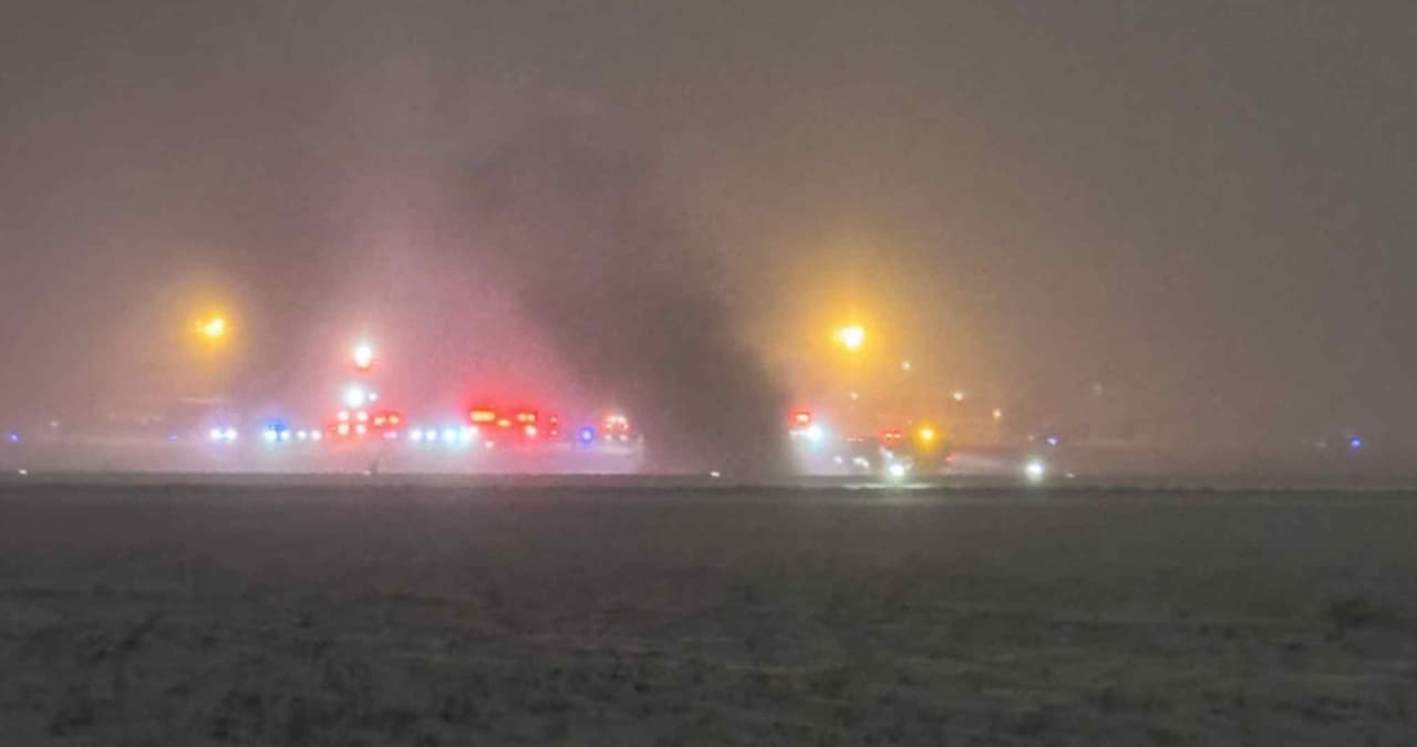 Confirman que siete personas murieron y una persona resultó gravemente herida en el accidente de avión privado en Bangor, Maine