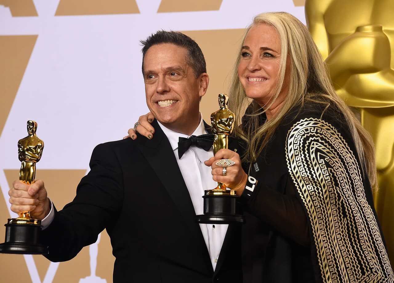 Lee Unkrich, director de ‘Coco’, película ganadora de dos premios Oscar (mejor película animada y mejor canción sonora), abanderó el orgullo mexicano en la gala de la Academia.