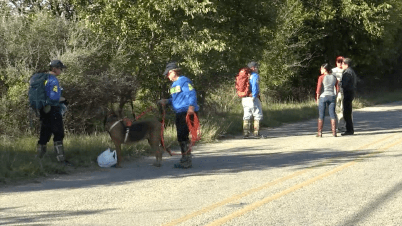 <h2 class="cms-H2-H2"><b>Un hallazgo clave</b></h2>
<br>Pasaron los años y la policía de San Antonio contactó a la familia en septiembre de 2021 para notificarles sobre un hallazgo: encontraron solamente cráneo entre la pulga de Poteet y la zona donde estaba el bolso de María, informó la familia. No se tenía confirmación aún de los restos humanos.
<br>
<br>Al enviarlos al Médico Forense, no se pudo conseguir ADN debido a que estaba en el sol, dijo Margie Llamas, su hija.
<br>
<br>Por ello, una muestra se envió a la Universidad de North Texas (UNT) para determinar si era el ADN de María.