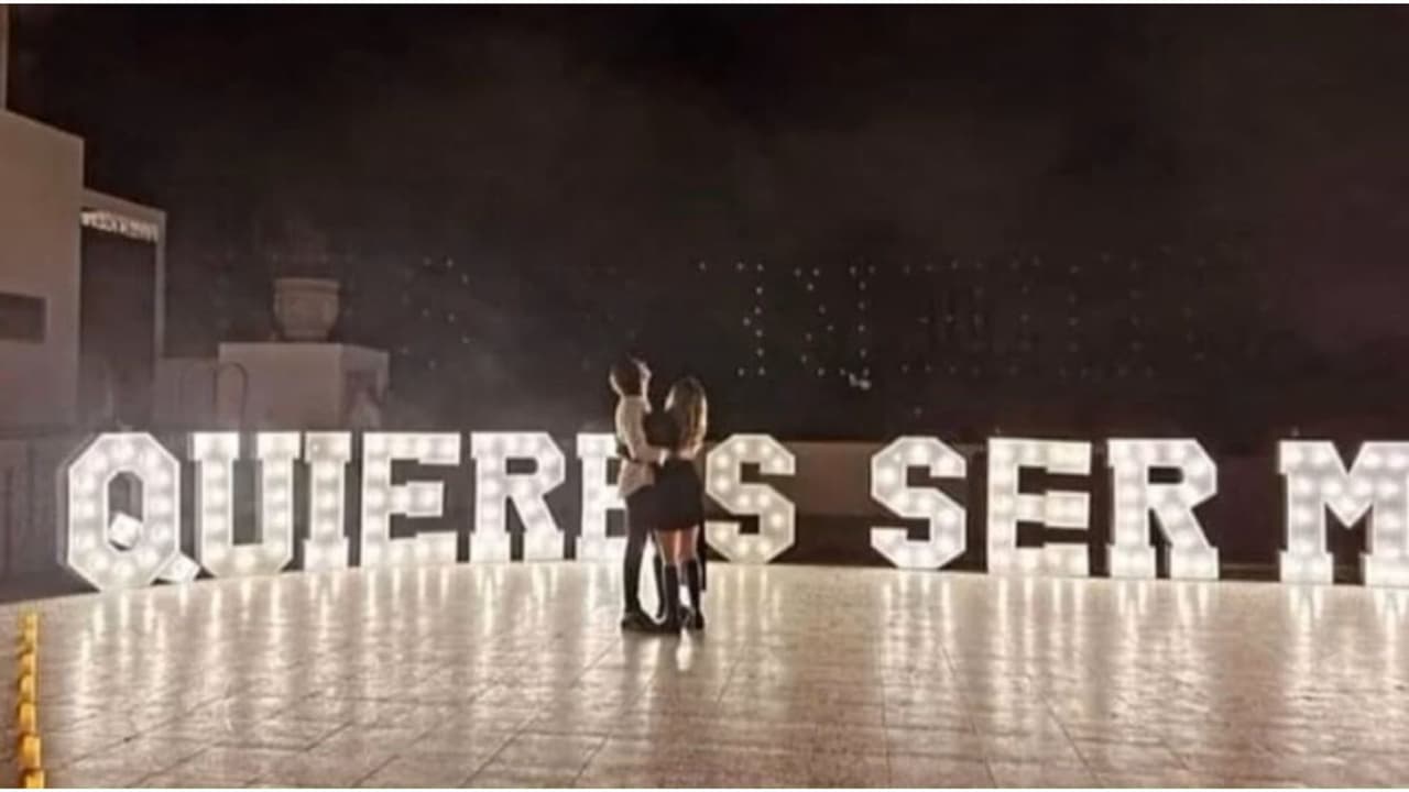 Mía Rubín y su novio.