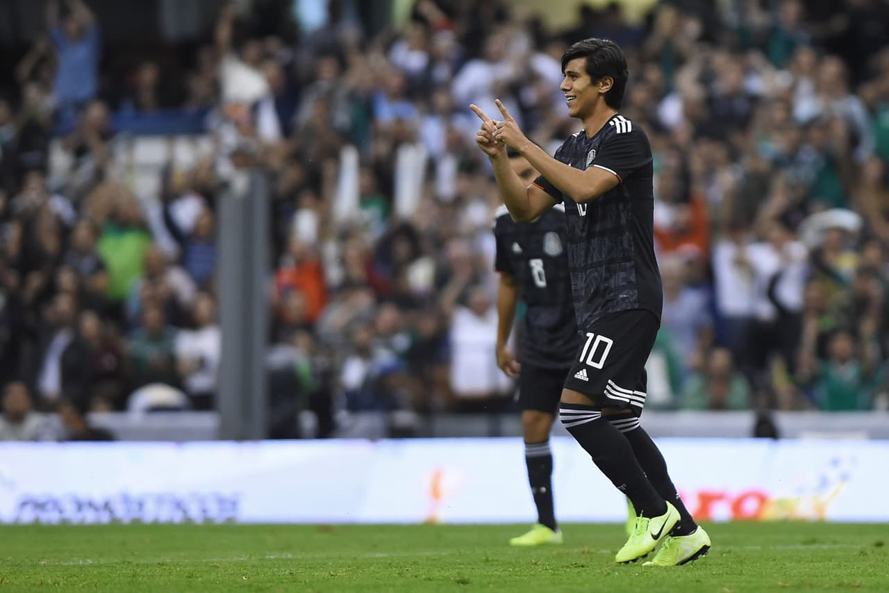 Macías (75’), quien entró de cambio por Lozano, hizo el segundo gol para México.