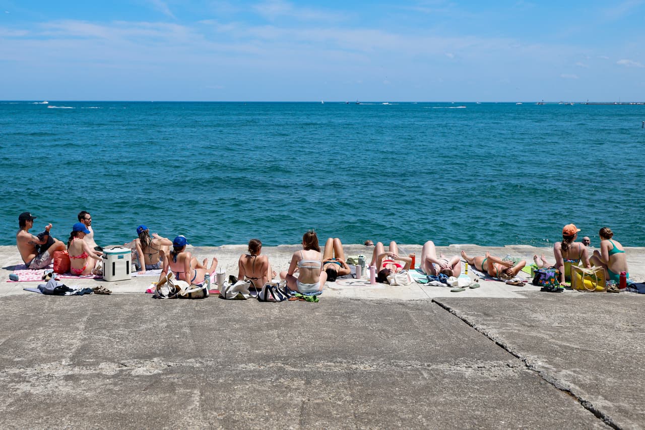 Además, CDPH señaló que es importante conocer los síntomas que pueden indicar que estás sufriendo una enfermedad relacionada con el calor.