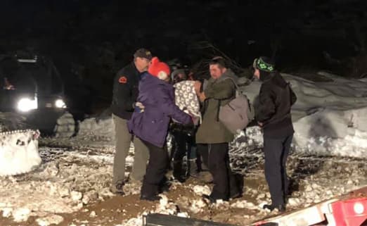 Rescatan a familia que quedó aislada por una semana debido a la nieve en el sur del Valle