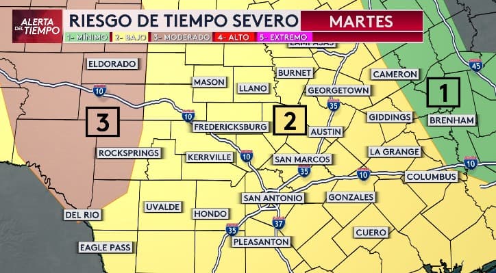 Además, estas son las probabilidades de tiempo severo sobre la región.