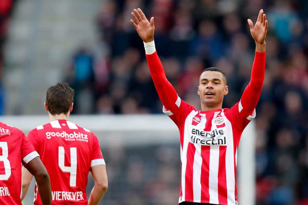 Dos minutos después, Cody Gakpo aprovechó un servicio de su compañero Steven Bergwijn para poner el 3-0 que daba color de goleada.