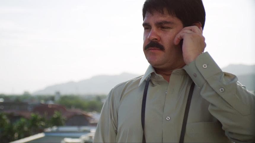 The Avendaño Brothers beefed up their security as soon as they found out their nemesis was out of prison. Meanwhile, ‘Don Sol’ and ‘El Chapo’ got together for a new agreement. ‘El Chapo’ would take Ramón and Benjamín out of the way, but he would deliver only one of them alive.