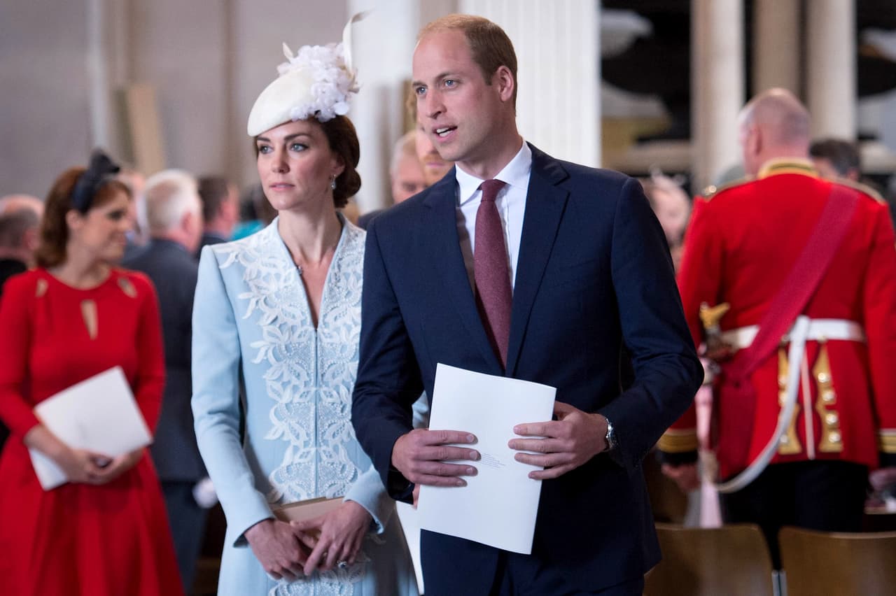 La familia se reunió en la misa en la Catedral de San Pablo en Londres.