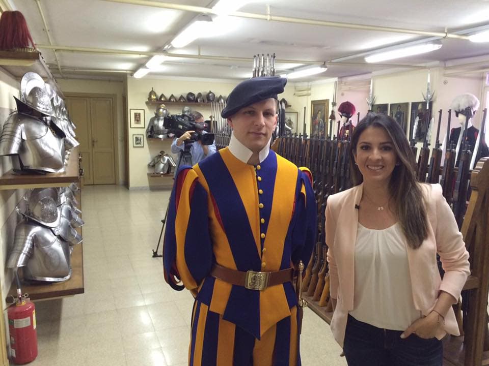 Con Marco, miembro de la Guardia Suiza.