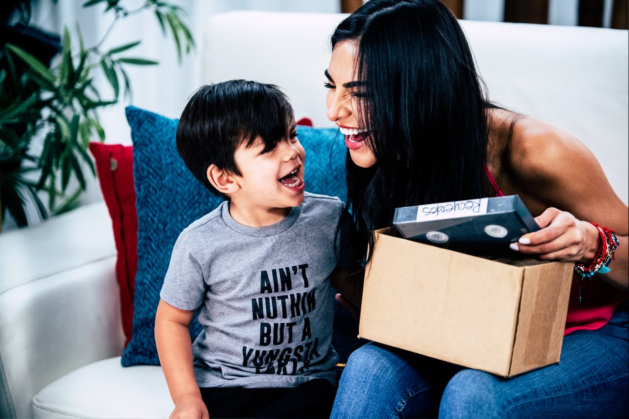 Alejandra ganó esa primera edición 8 años antes de que naciera Matteo, por lo que el pequeño conoce poco de esa etapa de su mamá, que ahora Univision revive en su plataforma digital a partir del 22 de agosto.