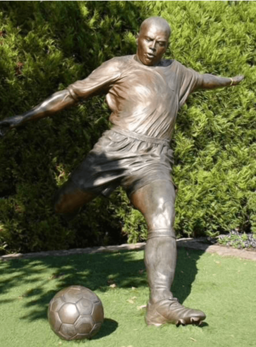 Ronaldo tiene su propia estatua en las oficinas de Nike en Portland, Estados Unidos.