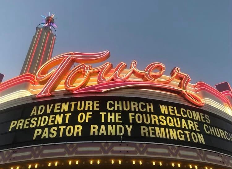 Al inicio de la pandemia de covid-19, la iglesia comenzó a realizar sus servicios de cada domingo en la Tower District. Incluso la institución había llegado a un acuerdo de compra con los dueños de la propiedad.