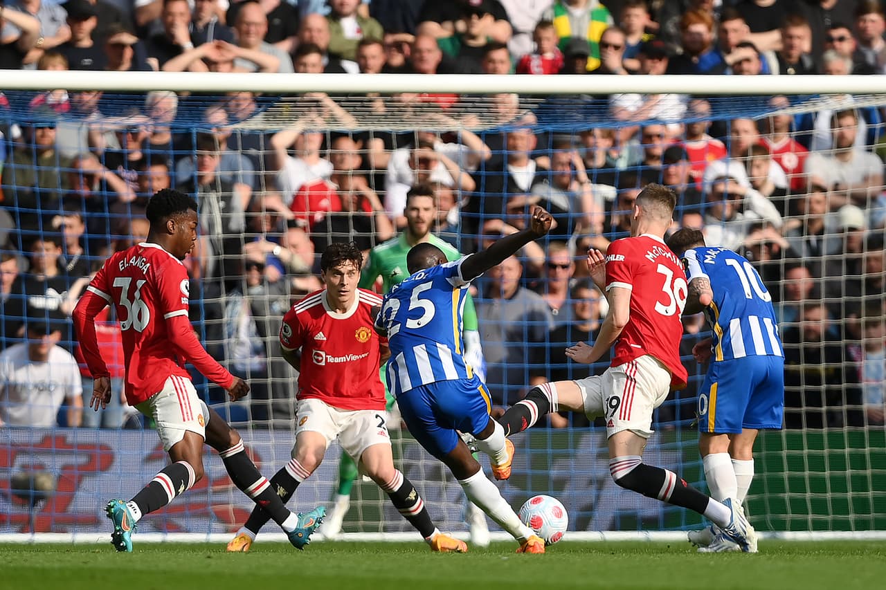 Brighton sorprendió y goleó 4-0 al Manchester United que se quedó sin posibilidades de calificar a la Champions League.