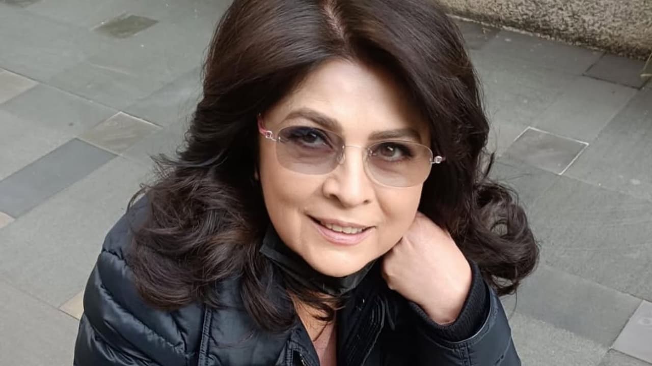 Tras críticas, Victoria Ruffo explica por qué utiliza silla de ruedas en los aeropuertos