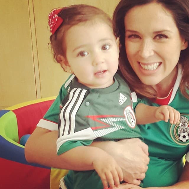 “Yo creo que con el tiempo se logra superar; hoy por hoy yo no lo he superado todavía, pero lo voy a lograr superar con el amor de mi esposo y de ver a mi nena; es el mayor apoyo de los dos”, dijo Jacqueline al programa Hoy en abril de 2013.