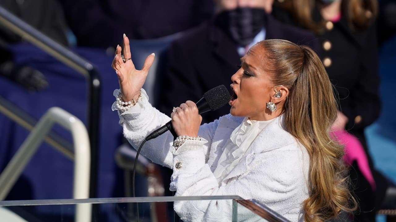 Jennifer Lopez lanza unas emotivas palabras en español durante la inauguración de Biden