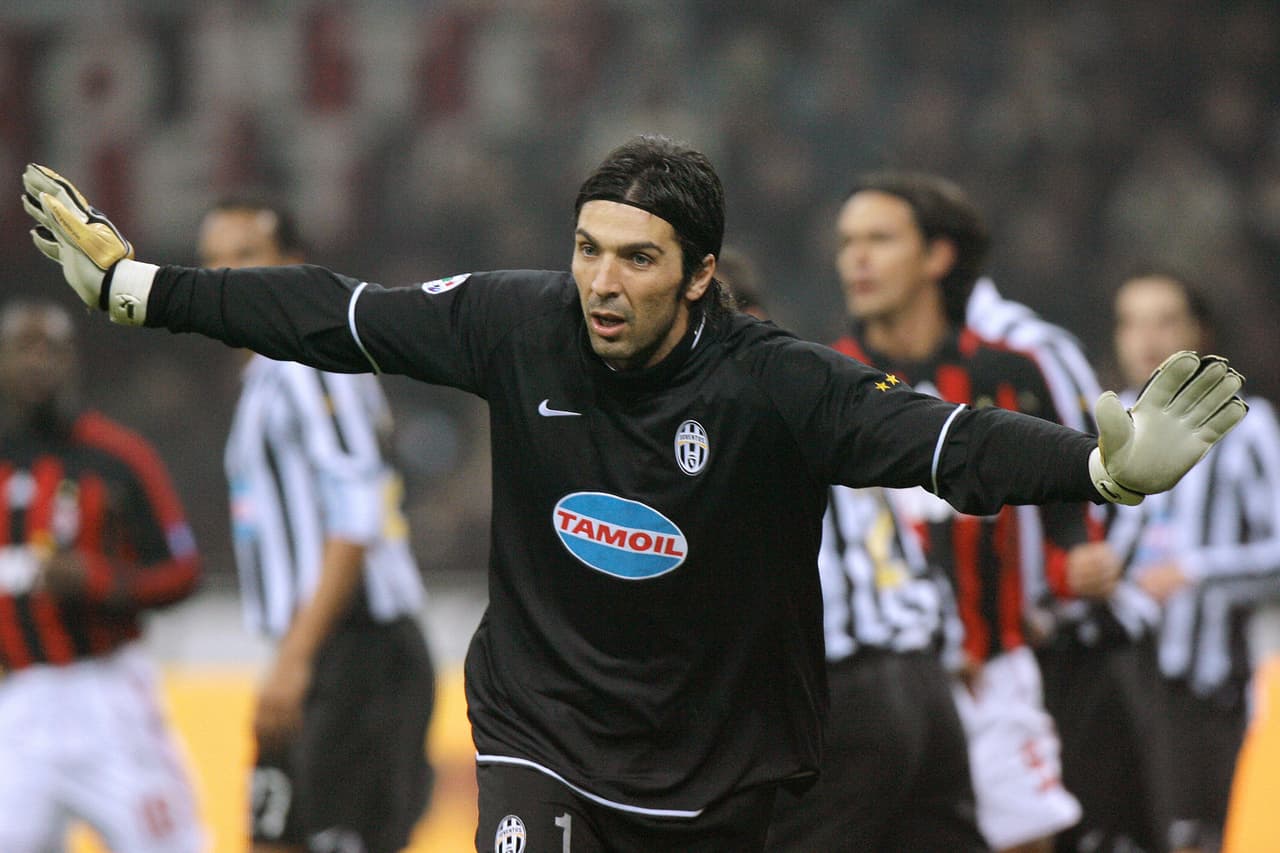 Poco importó que algunos jugadores de Juventus hayan sido campeones del mundo para aplicar esa sanción, que a Milán, Lazio y Fiorentina les llegó también por medio de la pérdida de puntos.