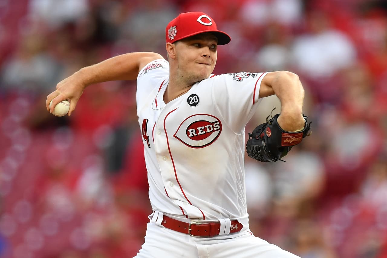 Los jugadores de los Boston Red Sox y Cincinnati Reds, Eduardo Rodríguez y Sonny Gray respectivamente, pasaron los 200 ponches el martes por la noche.