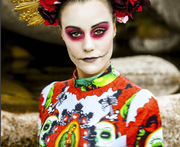 <a href="https://www.instagram.com/p/Xu1bA_MQBL/?taken-by=mayahansen">El impacto de la colección de Hansen</a>, que jugueteaba con el pintoresquismos y colorido con el que se representa a la Virgen de Guadalupe en faldas y tops estampados, alcanzó las páginas de Vogue en Hong Kong, que vió en esta colección una apuesta de alta moda trasgresora.