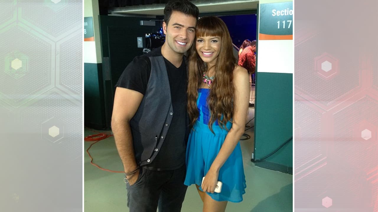 ¿Quién dijo que los cantantes no son fans? Leslie tiene muchos colegas a los que admira y muestra de ellos son las fotografías que ha subido a sus redes sociales. Desde Maluma hasta Juan Luis Guerra y su contrincante en Va Por Ti, Luis Coronel, hacen parte de sus favoritos.