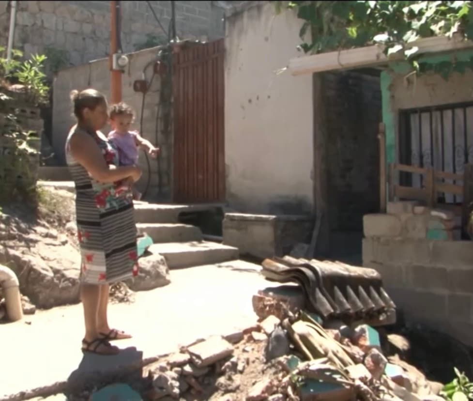 Ahora, Yary y Bélgica están haciendo todo lo posible para que Sarita pueda viajar a Estados Unidos y ser atendida por los mejores especialistas y
<b> que la esperanza de verla caminar se vuelva realidad. </b>
<br>