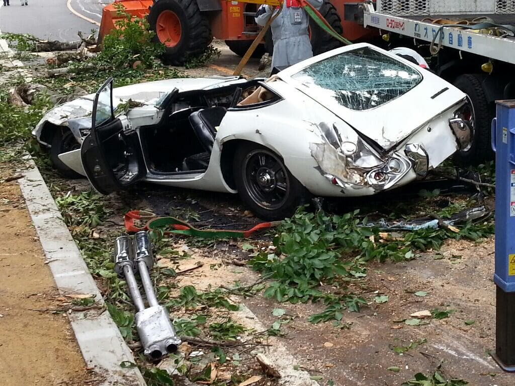 <b>Toyota 2000GT </b>
<br>Lugar: Japón
<br>Costo: $1.2 millones
<br>Circunstancias: Hasta el momento los detalles de este accidente se mantienen desconocidos. Lo que es seguro es que este auto es uno de los que más influyó en la evolución en el diseño de los vehículos modernos.
