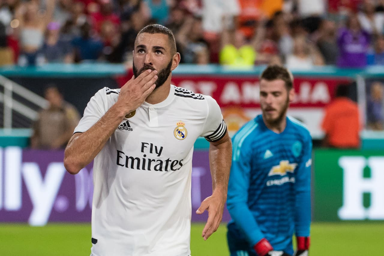 Karim Benzema: el delantero francés ha estado varias veces en el ojo del huracán al recibir multas de velocidad en España, llegando a perder su licencia de conducción por más de un año.