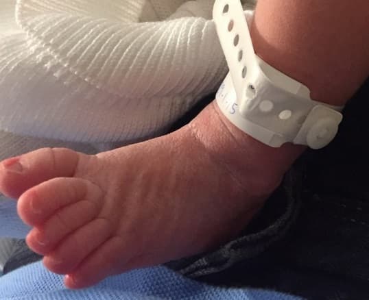 El pequeño Sasha nació el 29 de enero de 2015, y esta fue la primer foto que 'Shaki' compartió de su bebé.