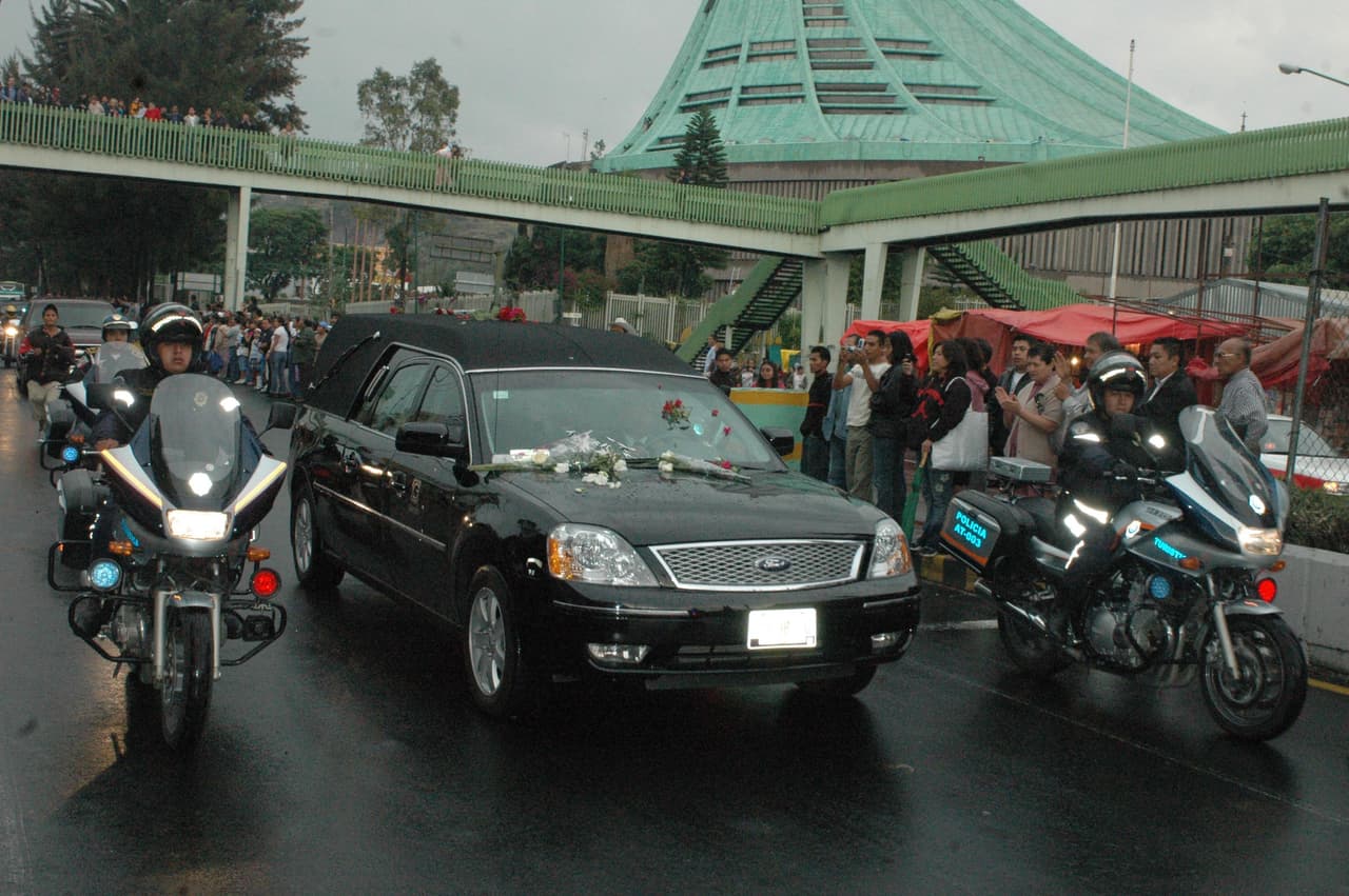 Al último adiós de Don Antonio Aguilar, el 20 de junio de 2007, asistieron miles de personas.